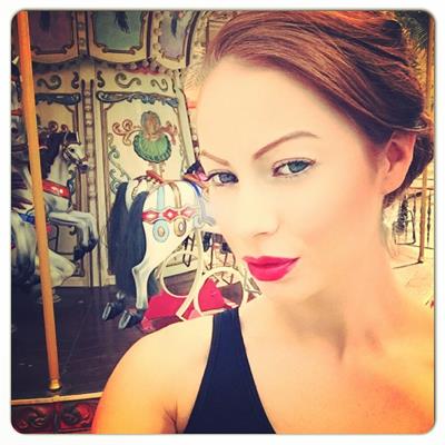 Laura Carter taking a selfie