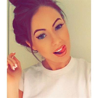 Laura Carter taking a selfie