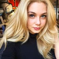 Katarina Pudar taking a selfie
