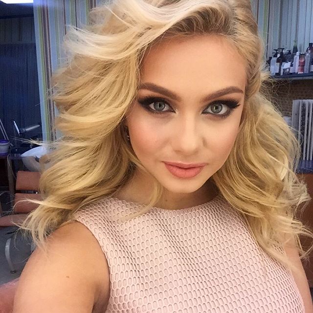 Katarina Pudar taking a selfie