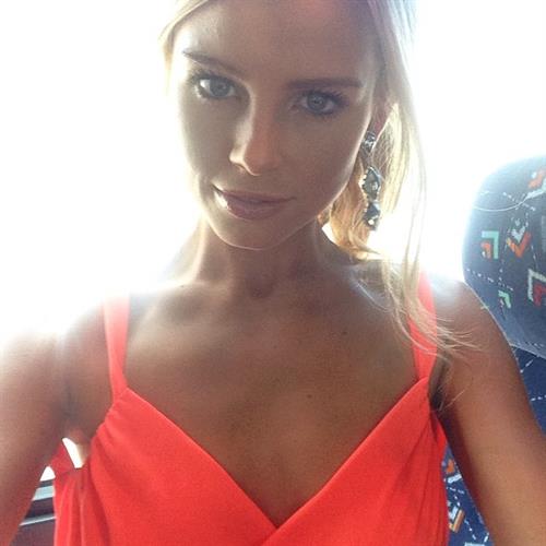 Tegan Martin taking a selfie