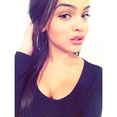 Lisa Ramos taking a selfie