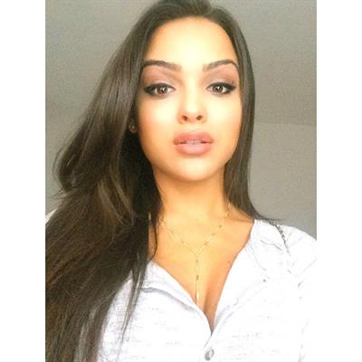 Lisa Ramos taking a selfie