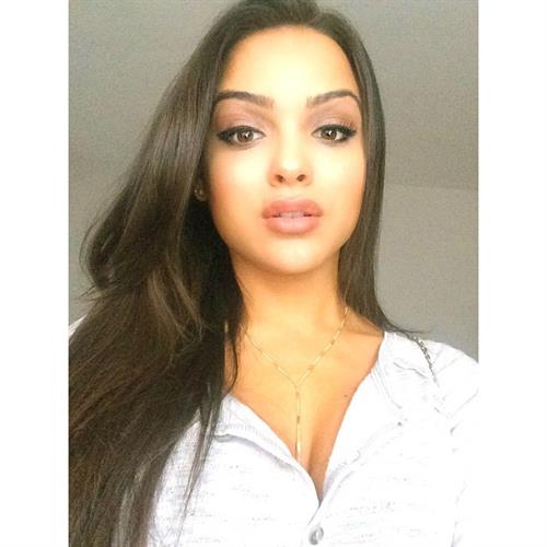 Lisa Ramos taking a selfie