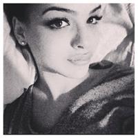 Lisa Ramos taking a selfie