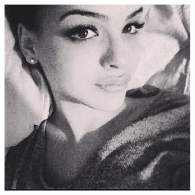 Lisa Ramos taking a selfie