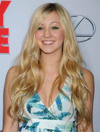 Ava Sambora