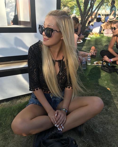 Ava Sambora