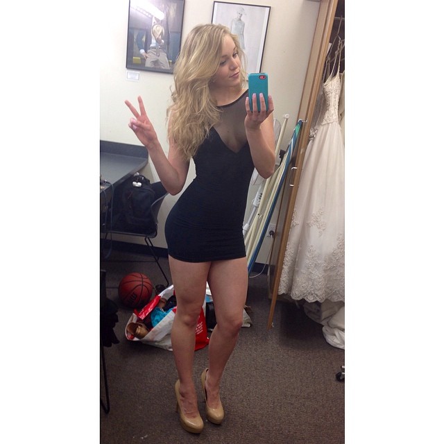 Courtney Tailor taking a selfie