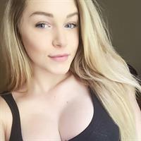 Courtney Tailor taking a selfie