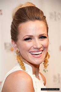 Shantel VanSanten