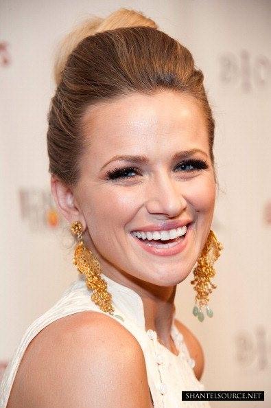 Shantel VanSanten