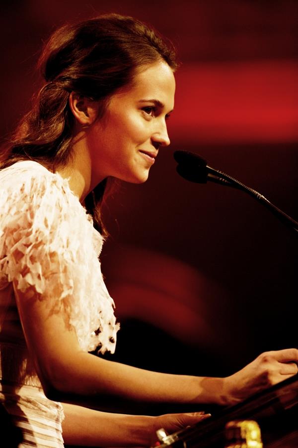 Alicia Vikander