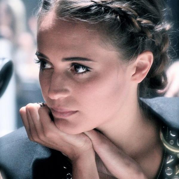 Alicia Vikander