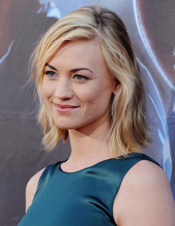 Yvonne Strahovski