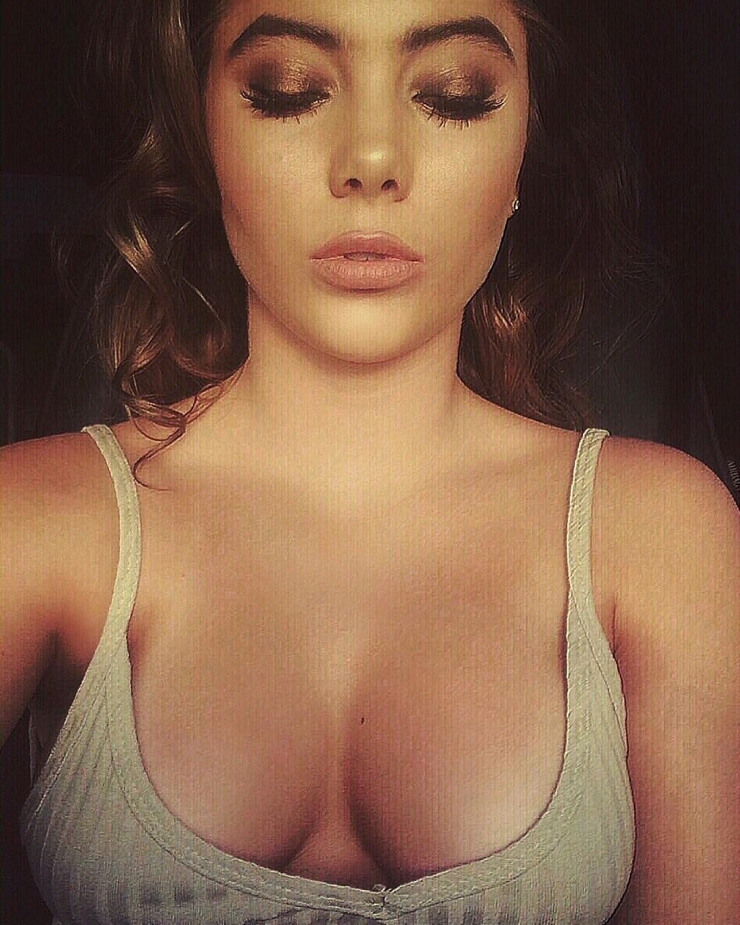McKayla Maroney taking a selfie