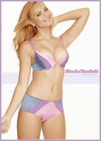 Elisandra Tomacheski in lingerie