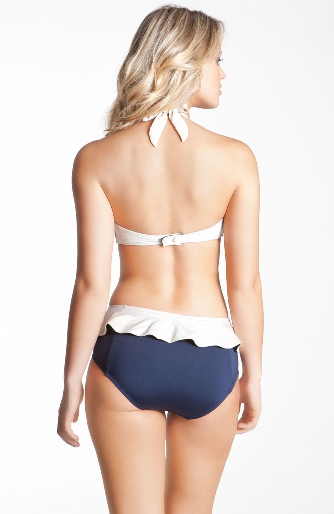 Elisandra Tomacheski in a bikini - ass