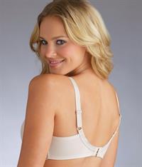 Elisandra Tomacheski in lingerie