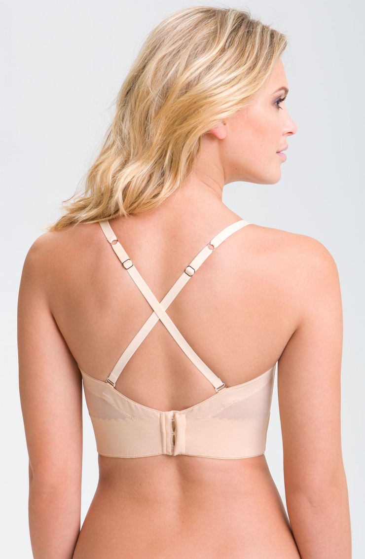 Elisandra Tomacheski in lingerie