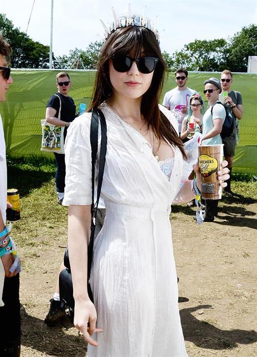 Daisy Lowe