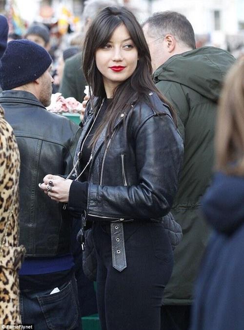 Daisy Lowe