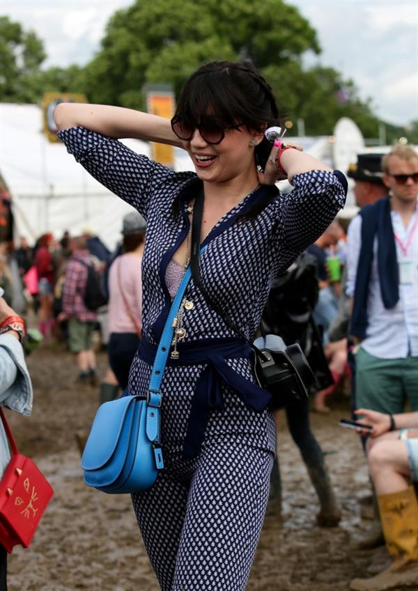 Daisy Lowe