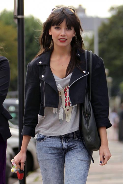 Daisy Lowe