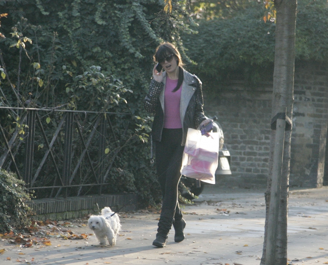 Daisy Lowe