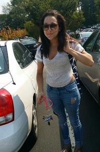 Ariana taking a selfie