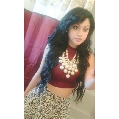 Jailyne Ojeda Ochoa taking a selfie