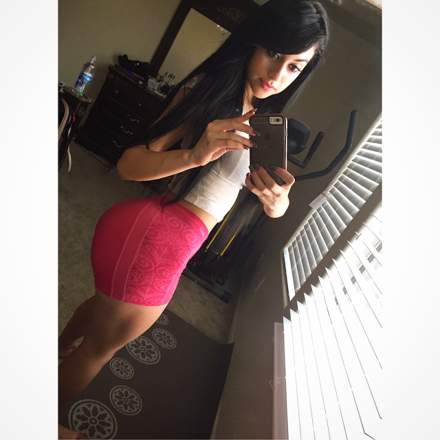 Jailyne Ojeda Ochoa taking a selfie
