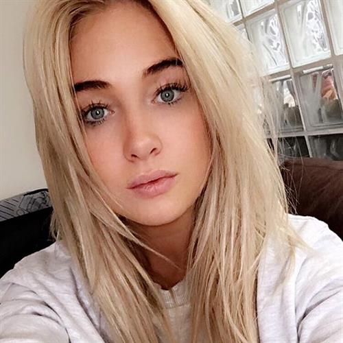 Nicola Hughes taking a selfie