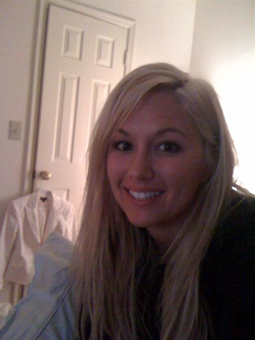 Amy Leigh Andrews taking a selfie