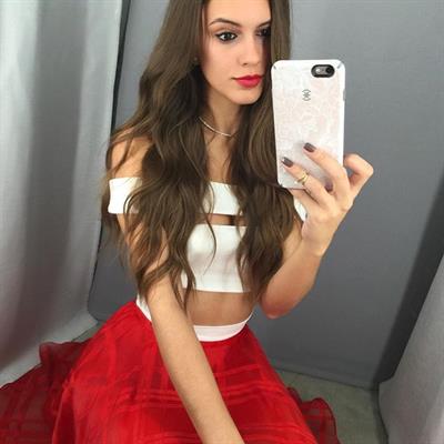Betsy Alvarez taking a selfie