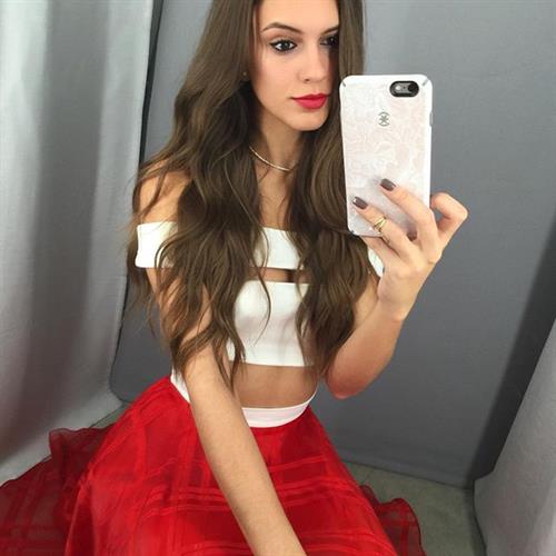 Betsy Alvarez taking a selfie