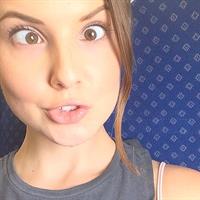 Amanda Cerny taking a selfie