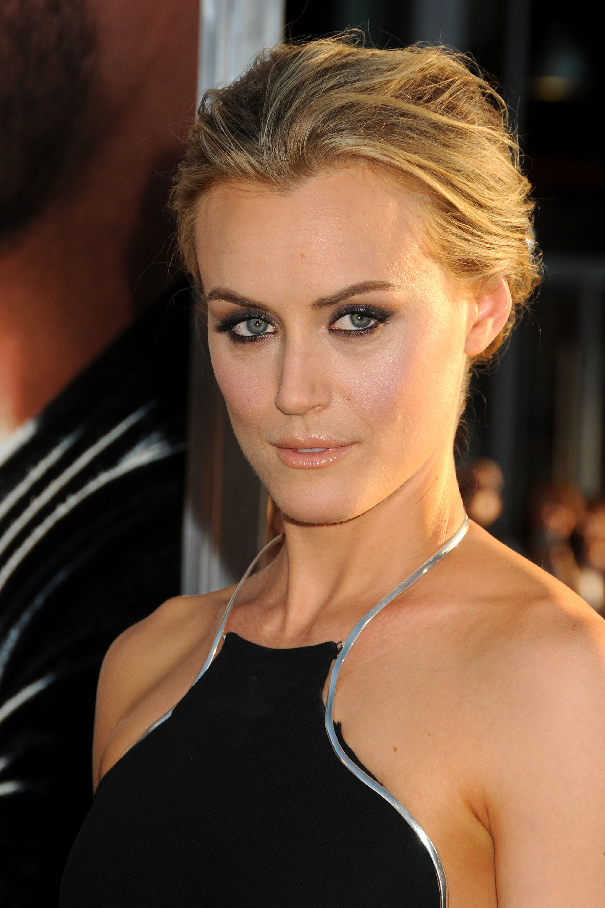 Taylor Schilling Pictures The Lucky One Los Angeles Premiere- April 16 2012