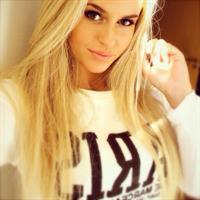 Anna Nyström taking a selfie