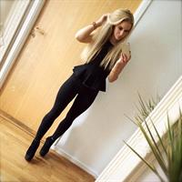 Anna Nyström taking a selfie