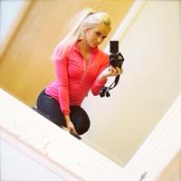 Anna Nyström taking a selfie