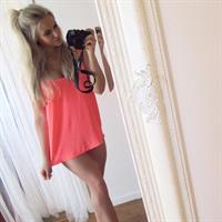 Anna Nyström taking a selfie