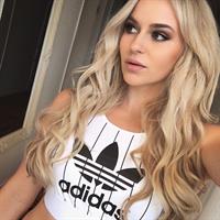 Anna Nyström taking a selfie