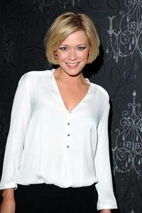 Suzanne Shaw