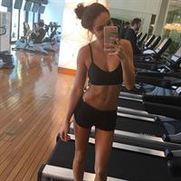 Kayla Itsines taking a selfie