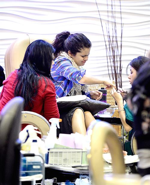 Selena Gomez in Encino 1/3/13  