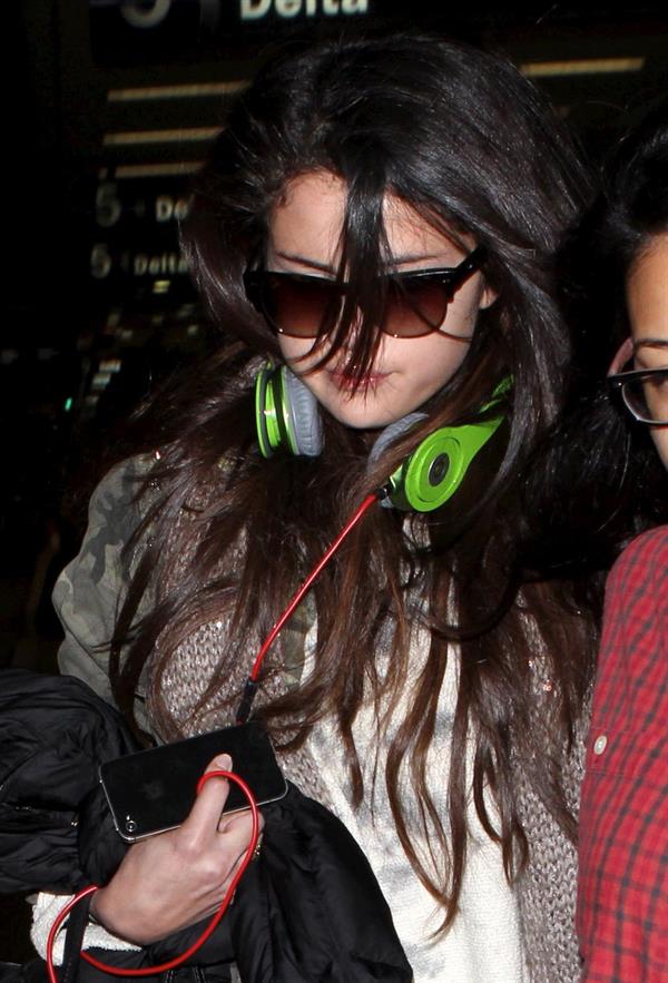 Selena Gomez – LAX airport arrival in LA 1/5/13 