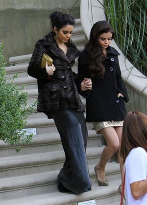 Selena Gomez headed to the Golden Globe Awards in LA 1/13/13 