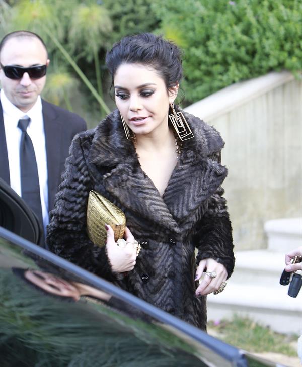 Selena Gomez headed to the Golden Globe Awards in LA January 13, 2013 