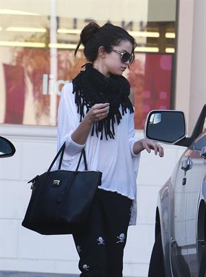 Selena Gomez out and about in Encino 1/13/13 